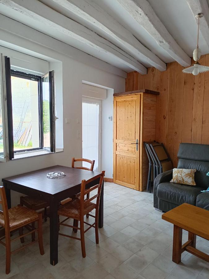 Gite De La Grand Maison Le Noyer Seigy Eksteriør bilde